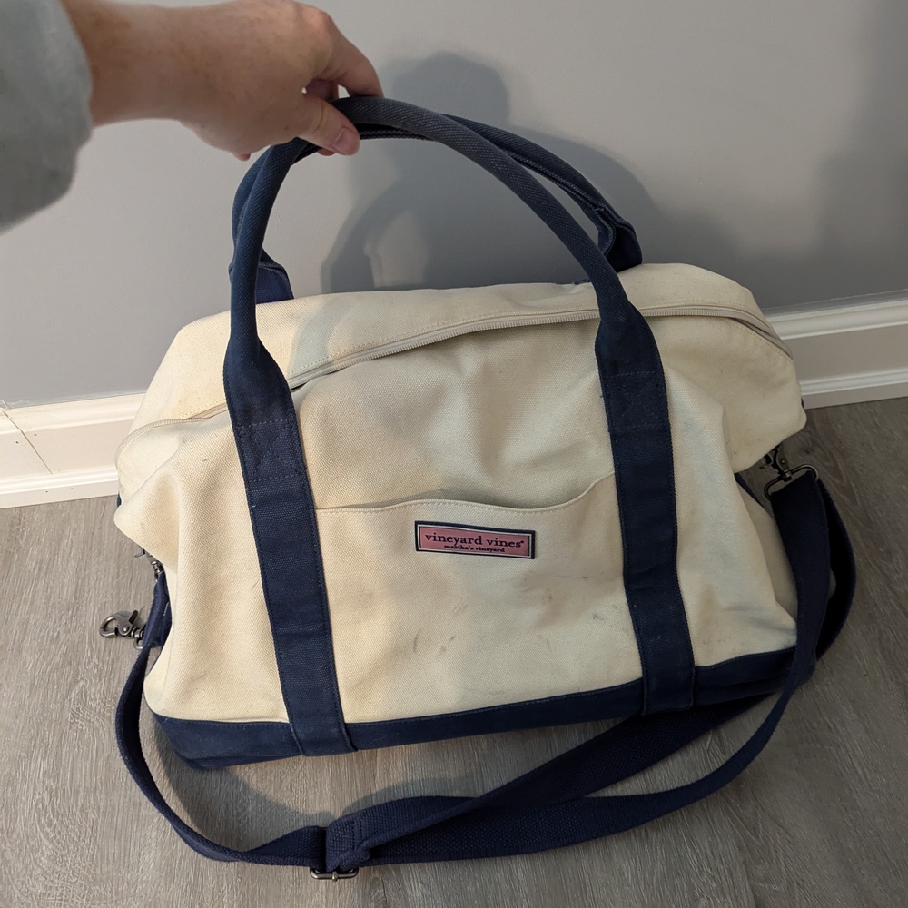 Vineyard Vines Cream and Blue Men's Bag